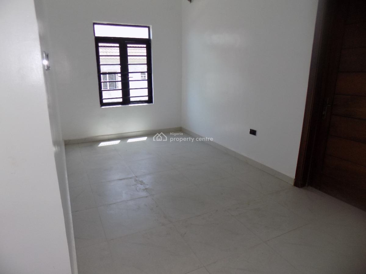 Very Big 4 Bedrooms Semi Detached Duplex with Bq, Ologolo, Lekki, Lagos, Semi-detached Duplex for Sale