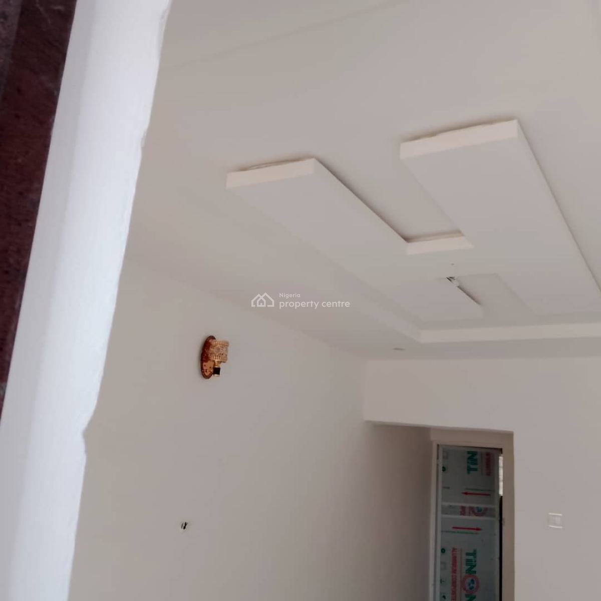 a Newly Built Room and Parlor, Lucky Fiber Road, Ikorodu, Lagos, Flat / Apartment for Rent