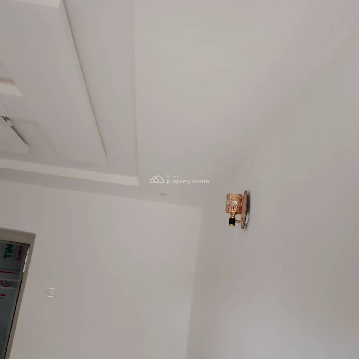 a Newly Built Room and Parlor, Lucky Fiber Road, Ikorodu, Lagos, Flat / Apartment for Rent