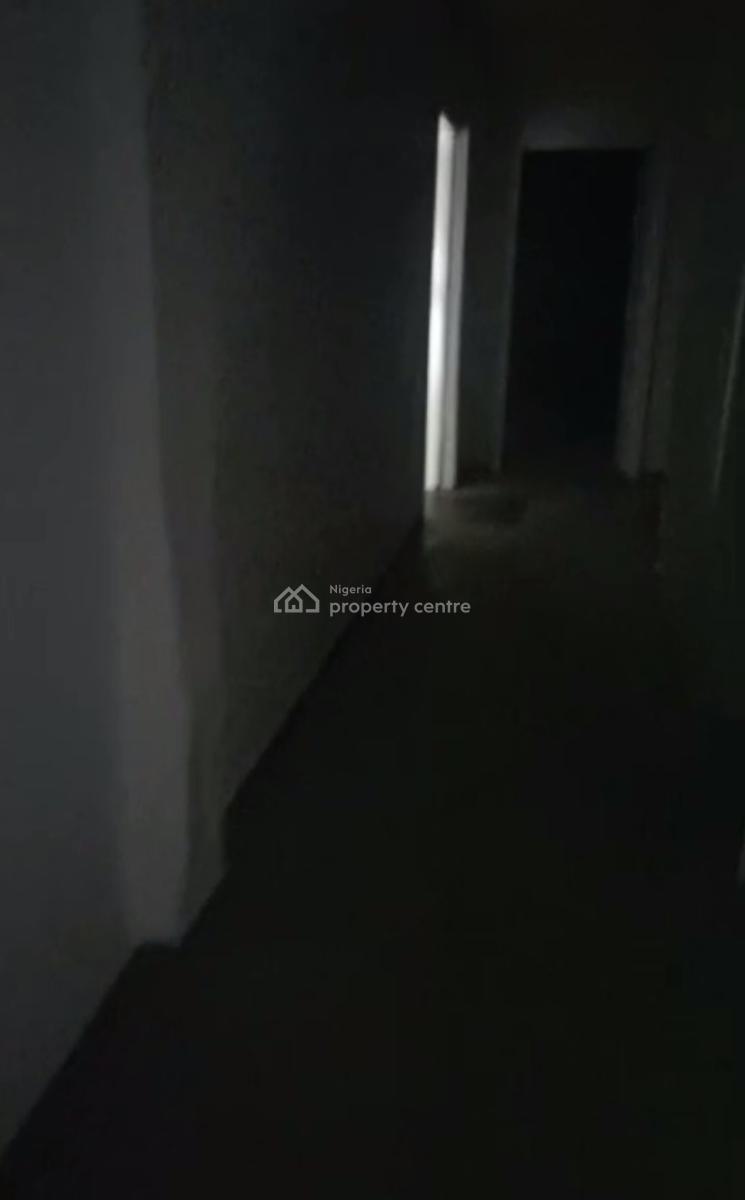 an Open Space, Ogunlana, Surulere, Lagos, Commercial Property for Rent