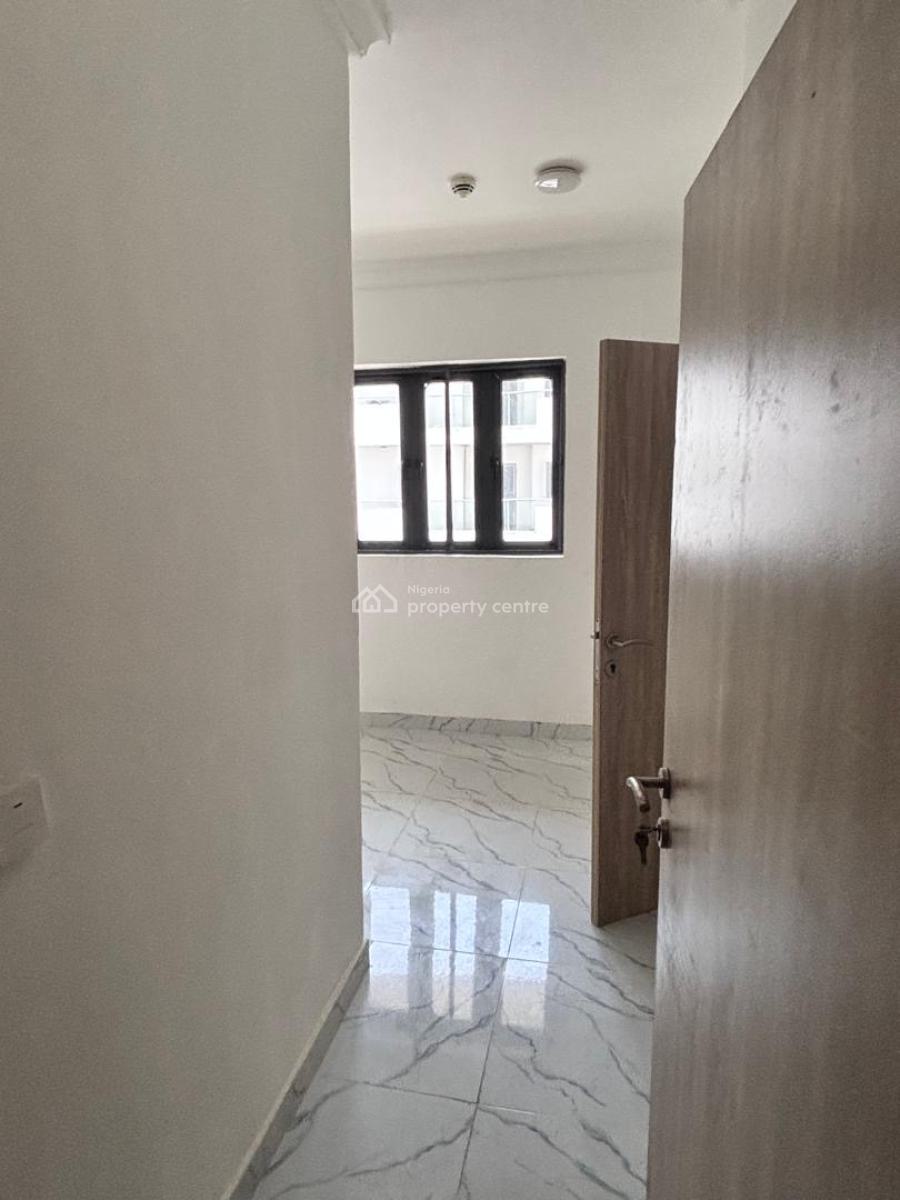 Luxury Newly Build 3-bedroom Flat with Bq, Periwinkle Estate,freedom Way, Lekki Phase 1, Lekki, Lagos, Block of Flats for Sale