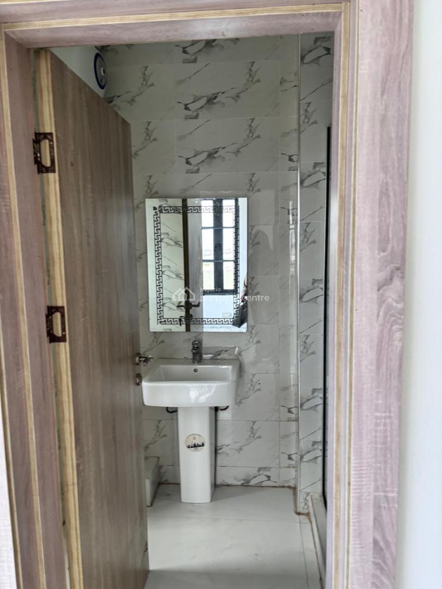 Luxury Newly Build 3-bedroom Flat with Bq, Periwinkle Estate,freedom Way, Lekki Phase 1, Lekki, Lagos, Block of Flats for Sale