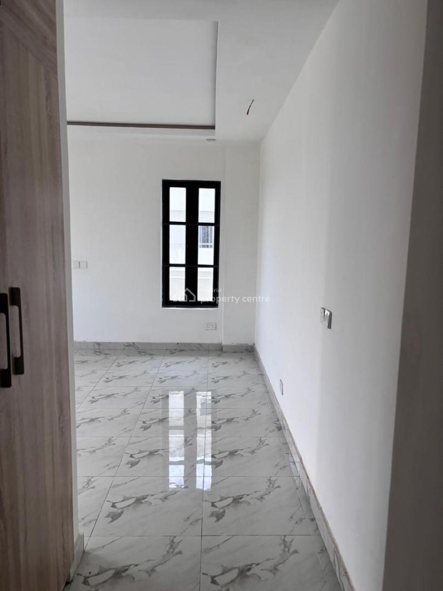 Luxury Newly Build 3-bedroom Flat with Bq, Periwinkle Estate,freedom Way, Lekki Phase 1, Lekki, Lagos, Block of Flats for Sale