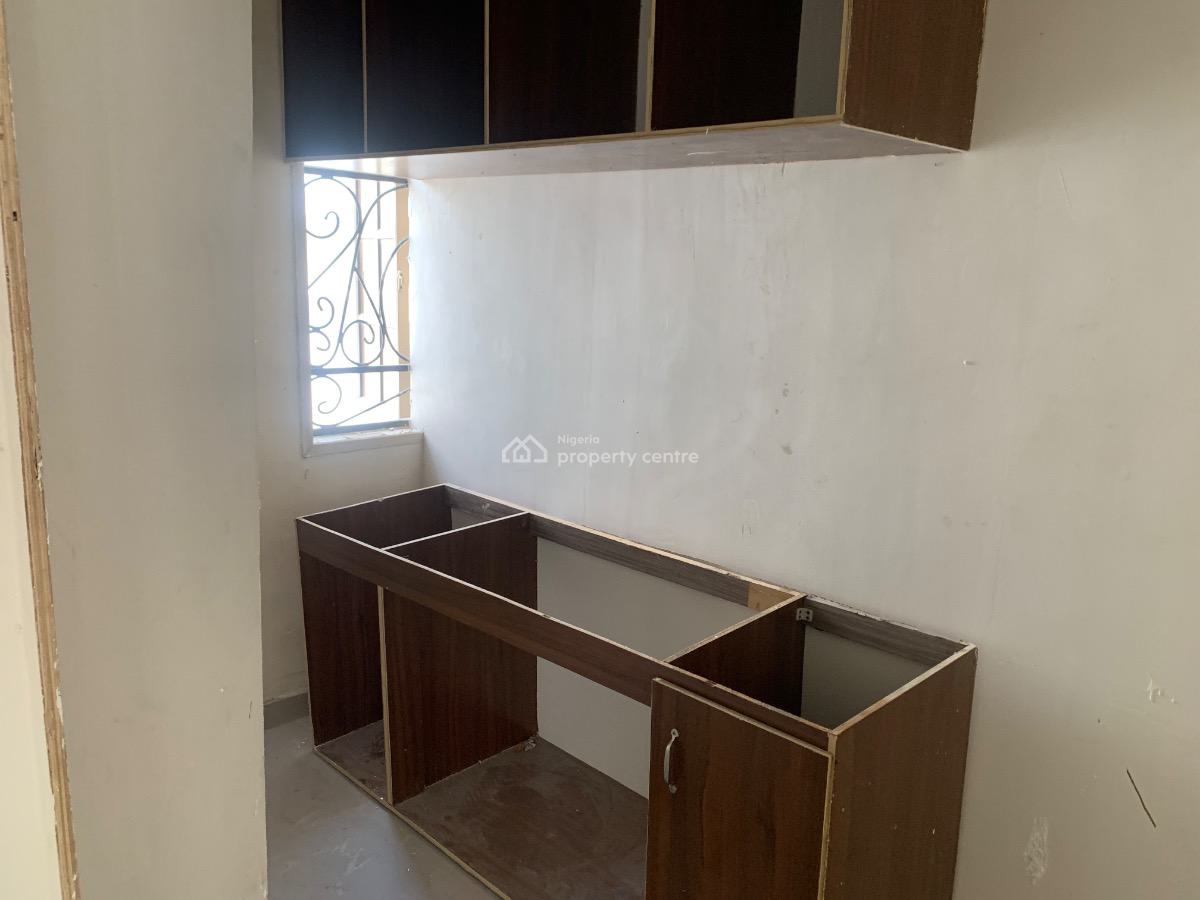 Self Contain, Paradise 3 Estate Chevron Drive, Lekki, Lagos, Self Contain (single Rooms) for Rent