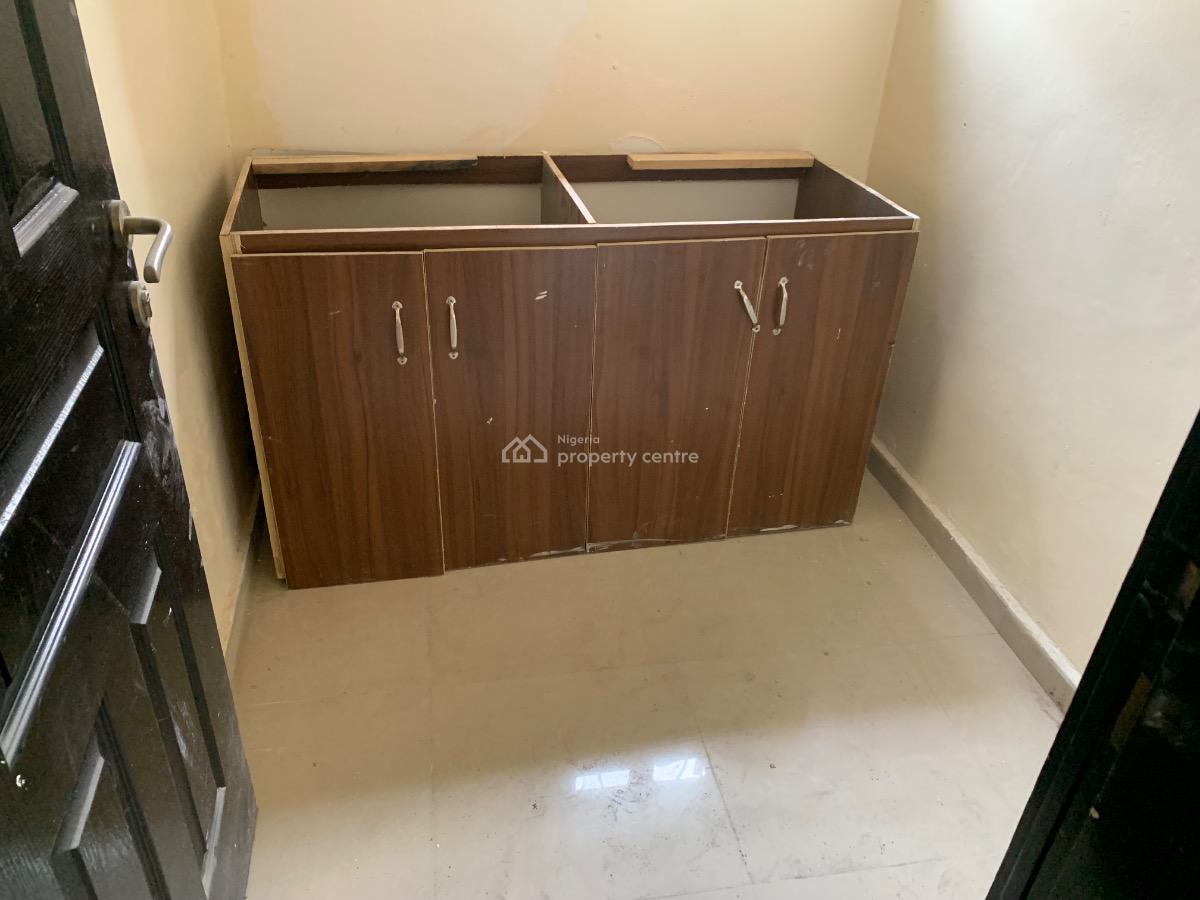 Self Contain, Paradise 3 Estate Chevron Drive, Lekki, Lagos, Self Contain (single Rooms) for Rent