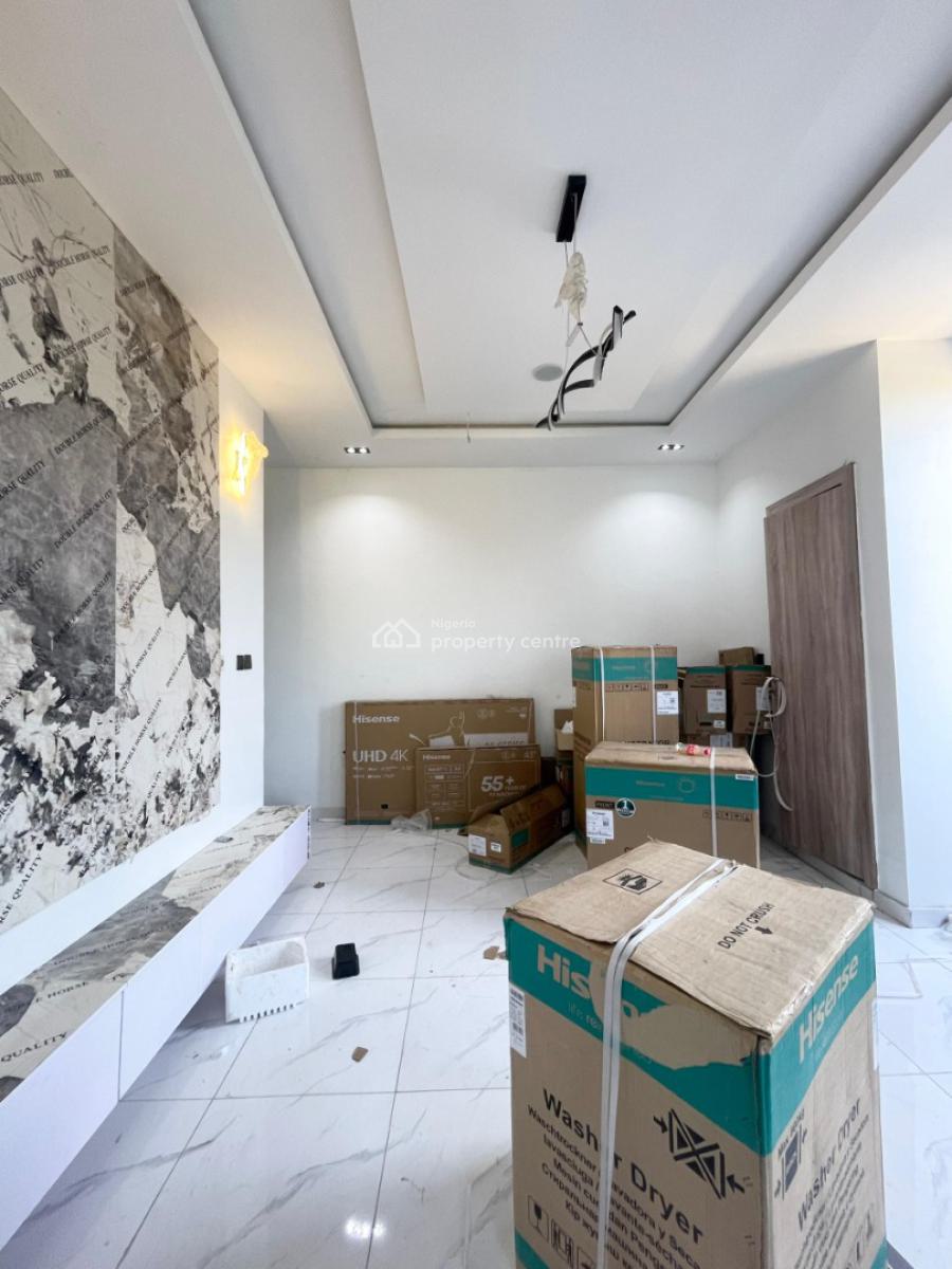 Classic 2 Bedroom Apartment with Pool and Gym, Ologolo, Lekki, Lagos, Flat / Apartment for Sale