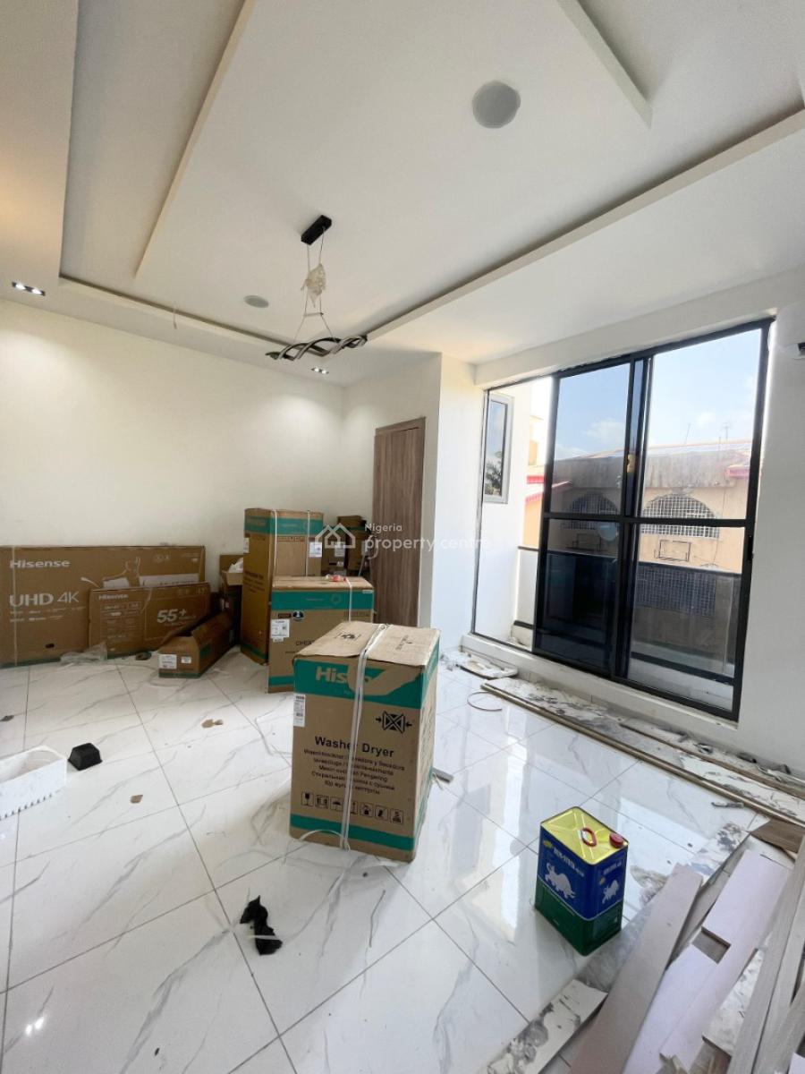 Classic 2 Bedroom Apartment with Pool and Gym, Ologolo, Lekki, Lagos, Flat / Apartment for Sale