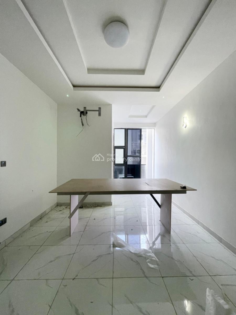 Classic 2 Bedroom Apartment with Pool and Gym, Ologolo, Lekki, Lagos, Flat / Apartment for Sale