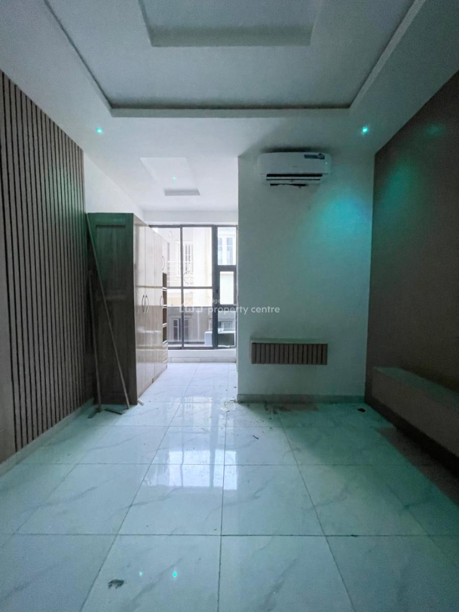 Classic 2 Bedroom Apartment with Pool and Gym, Ologolo, Lekki, Lagos, Flat / Apartment for Sale