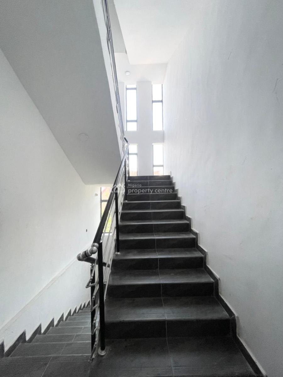 Classic 2 Bedroom Apartment with Pool and Gym, Ologolo, Lekki, Lagos, Flat / Apartment for Sale