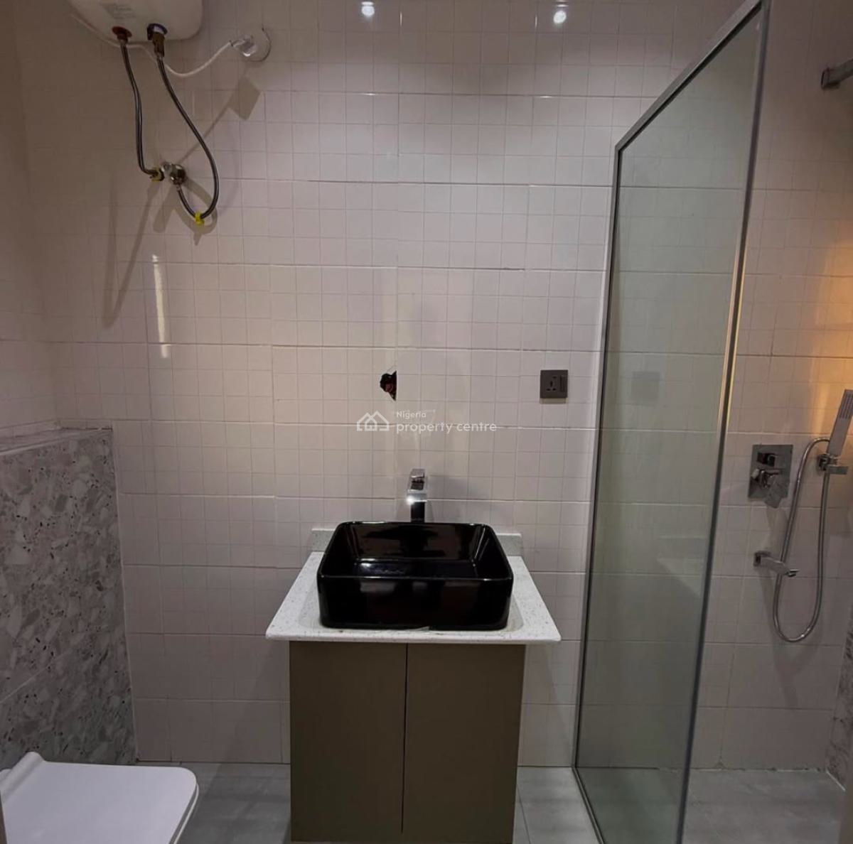 2 Bedroom Penthouse, Lugbe District, Abuja, Flat / Apartment for Sale