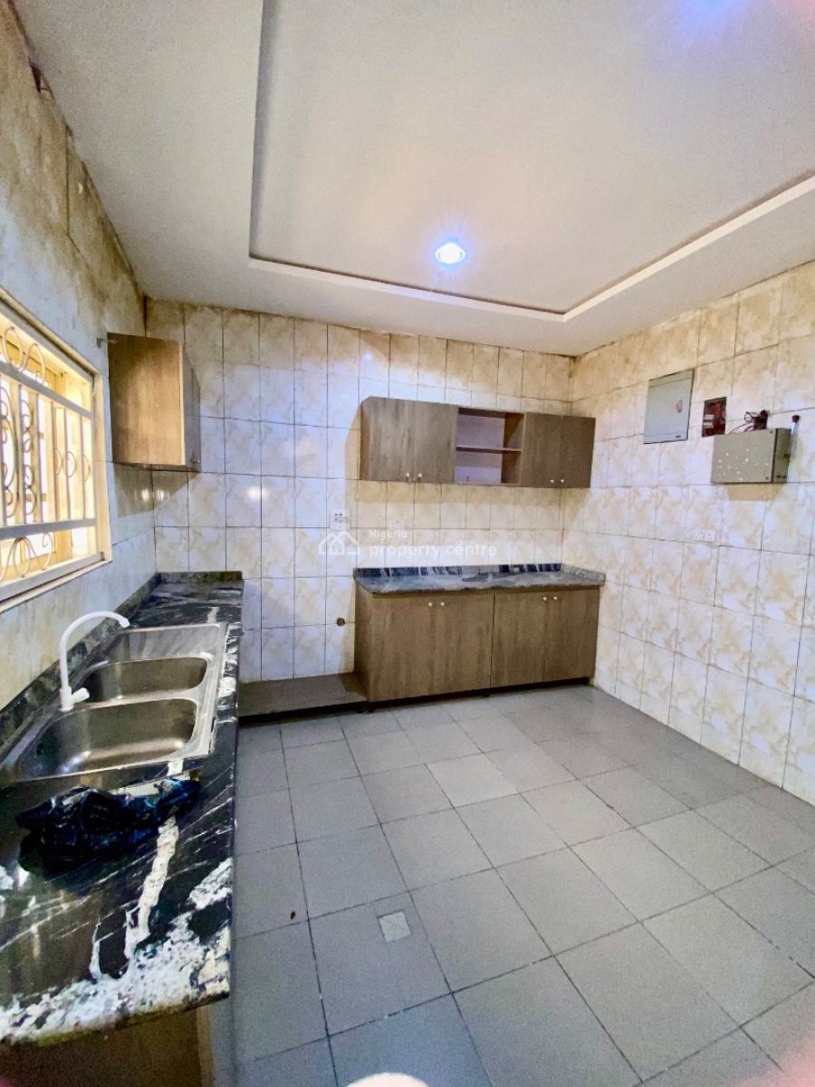 Very Massive and Spacious Three (3) Bedroom Detached House, Lokogoma District, Abuja, Detached Bungalow for Rent