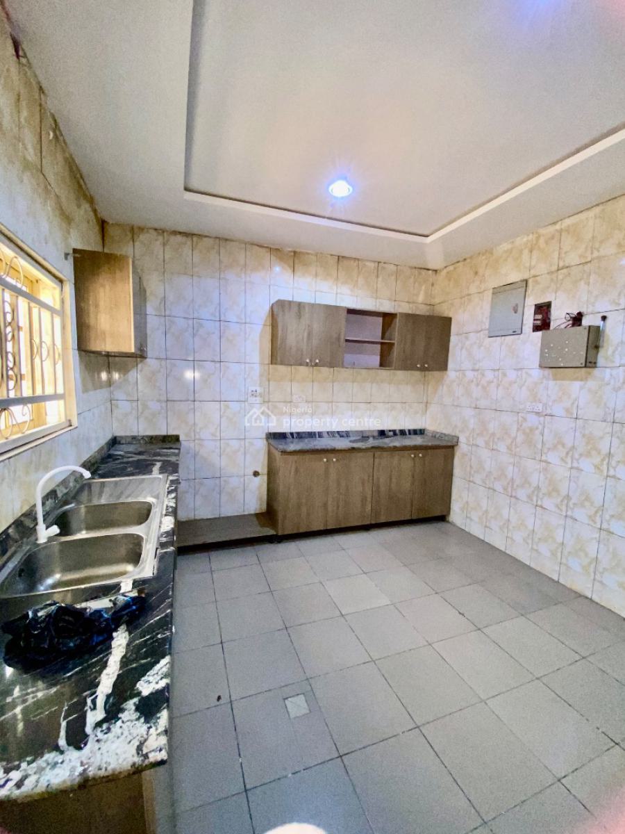 Very Massive and Spacious Three (3) Bedroom Detached House, Lokogoma District, Abuja, Detached Bungalow for Rent