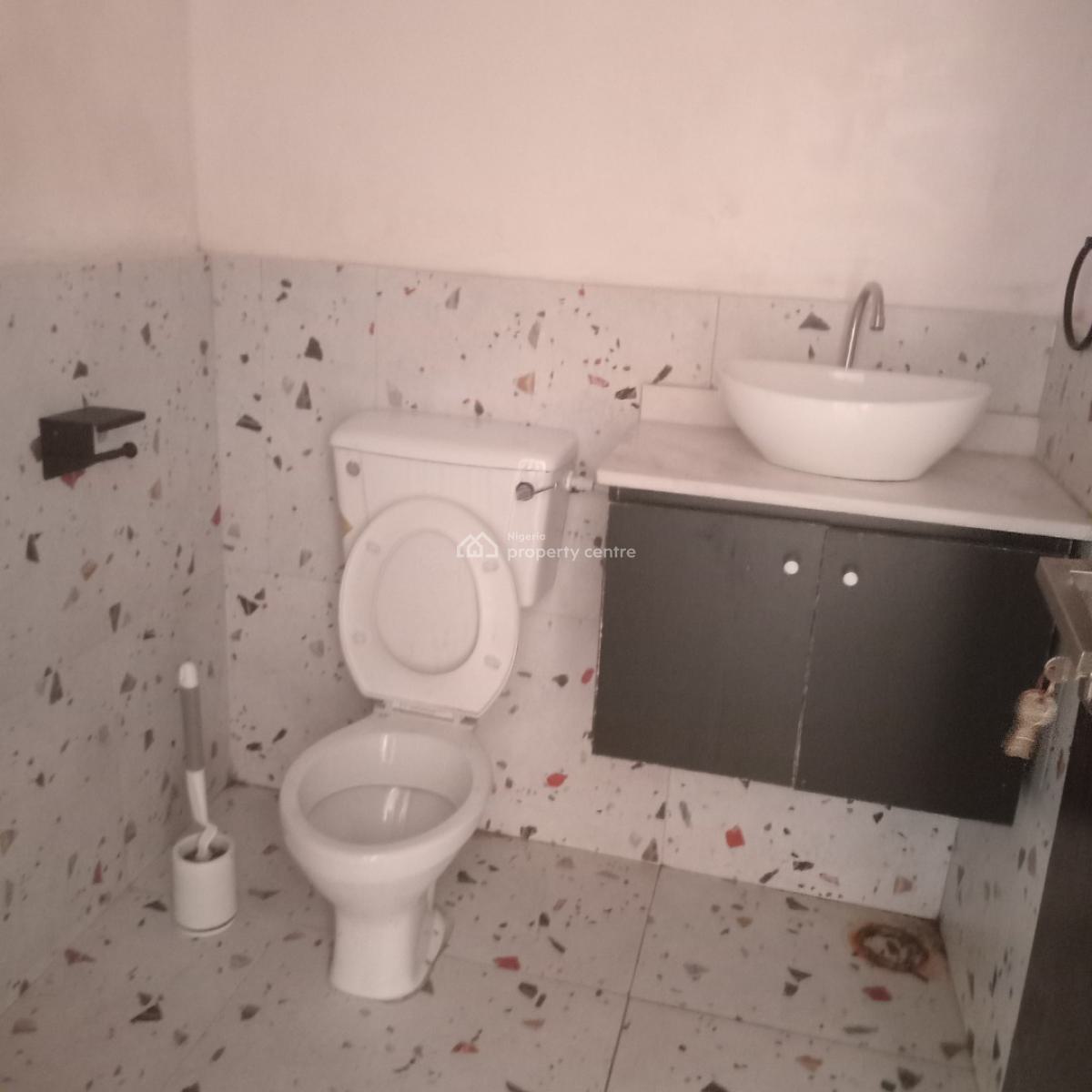 a Nice Ensuite Office Space Situate Within a Residential Estate, Eti-osa Street, Dolphin Estate, Ikoyi, Lagos, Office Space for Rent