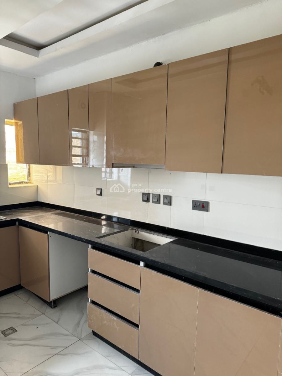 Spacious 1 Bedroom Flat, Sapphire Court Mews, Behind Richmond Gate Ii, Ikate, Lekki, Lagos, Flat / Apartment for Sale