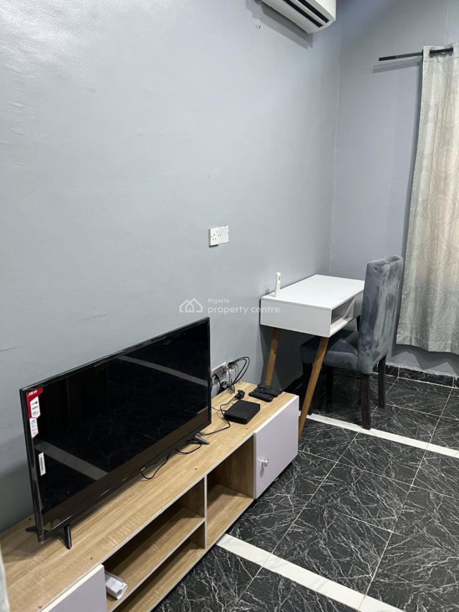 Neatly Used Furnished One Bedroom Apartment, Pedro Road, Gbagada, Lagos, Mini Flat (room and Parlour) for Rent