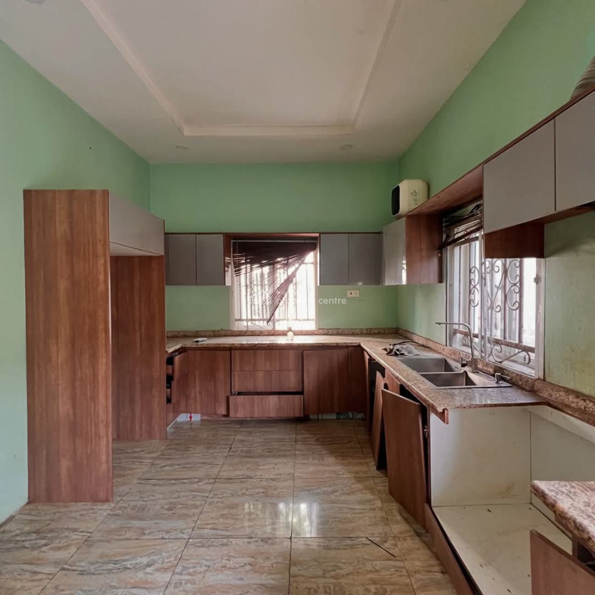 4 Bedroom Detached Duplex with a Bq, Lugbe District, Abuja, Detached Duplex for Rent