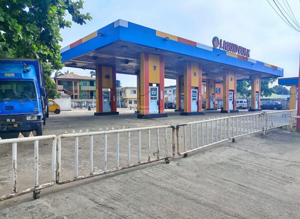 Licensed Filling Station with 12 Pumps, Lagos Abeokuta Expressway, Dopemu, Agege, Lagos, Filling Station for Sale