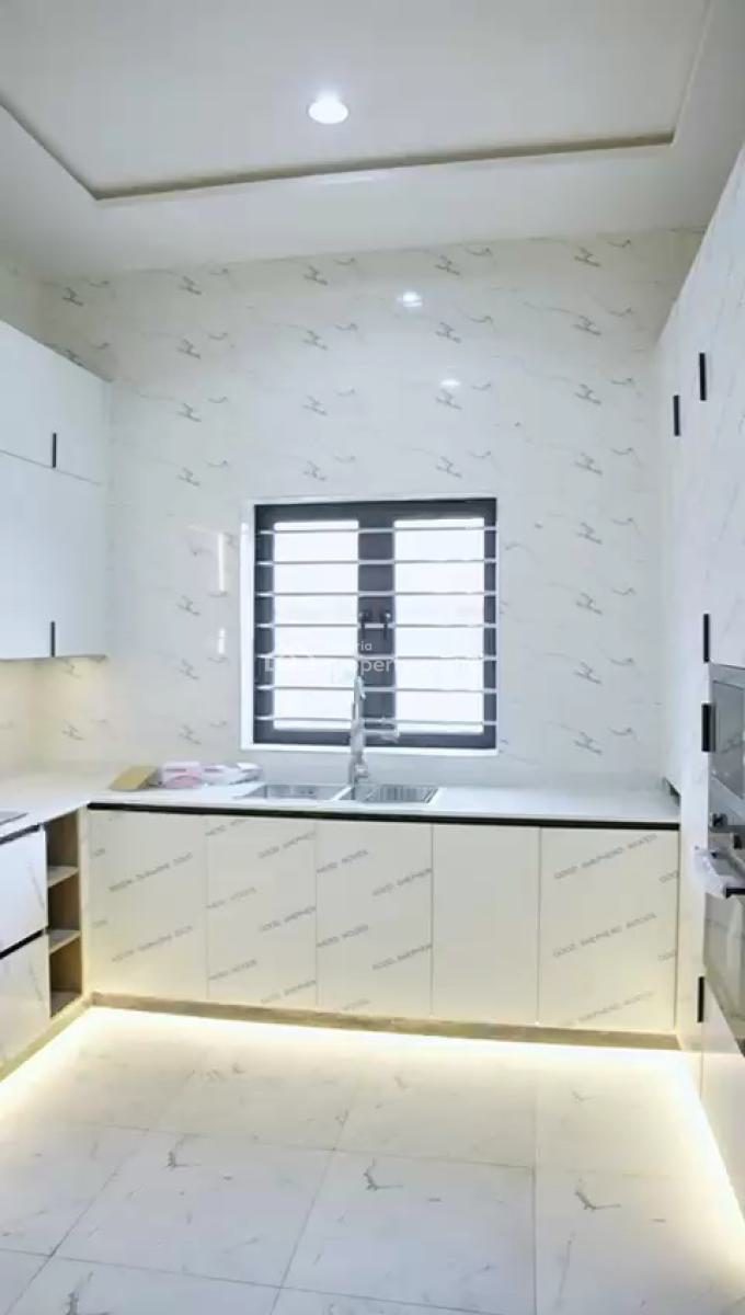 Awesome 4 Bedroom Terraced Duplex with Bq, Guzape District, Abuja, Terraced Duplex for Sale