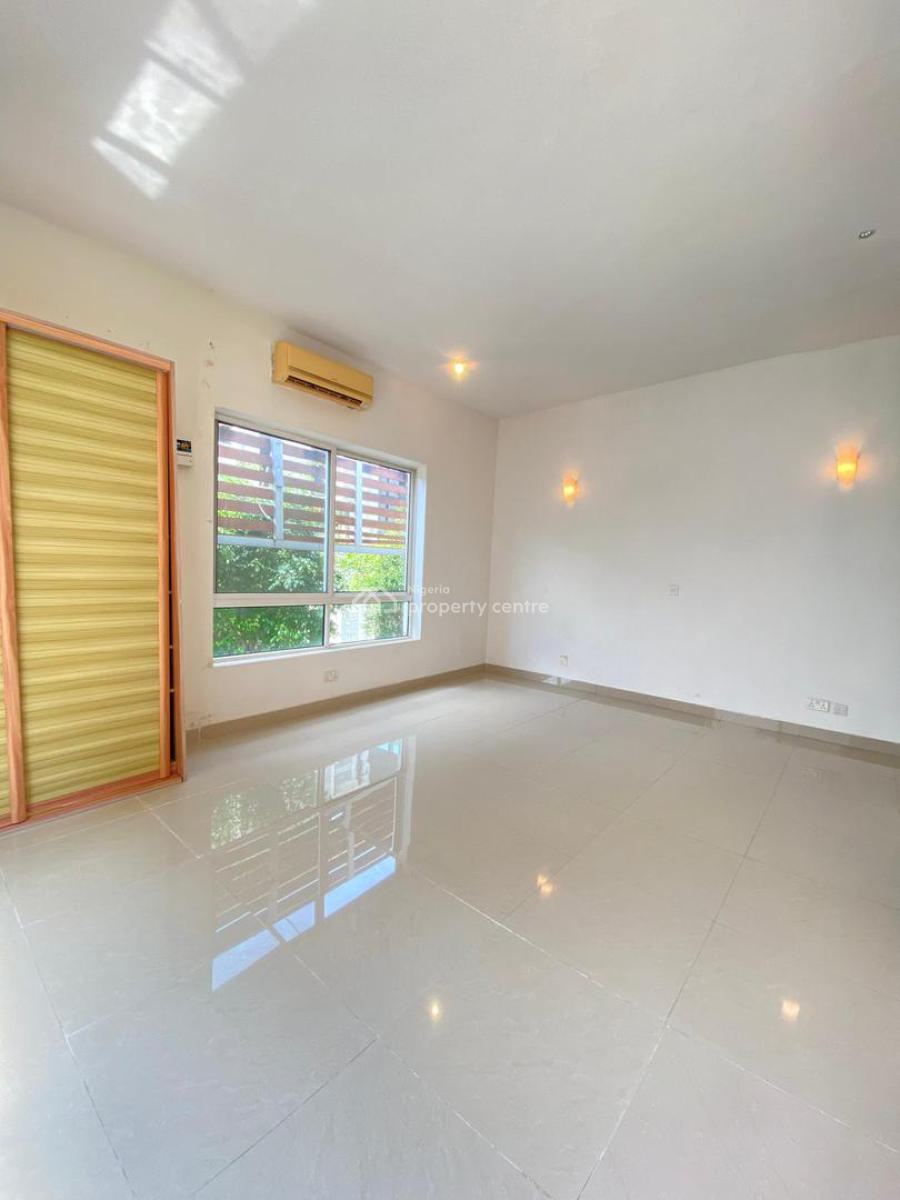 Well Maintained 3 Bedroom Apartment with Ocean View Pool, Gym & Bq., Ikoyi, Lagos, Flat / Apartment for Sale