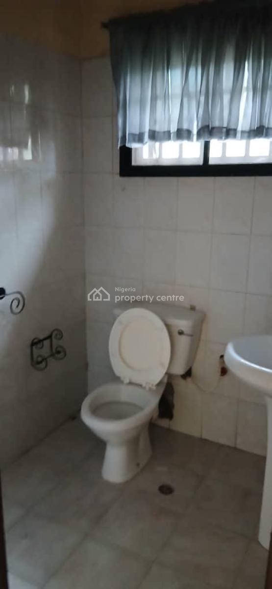 Well Maintained Spacious 2 Bedroom Apartment, Osapa, Lekki, Lagos, Flat / Apartment for Rent