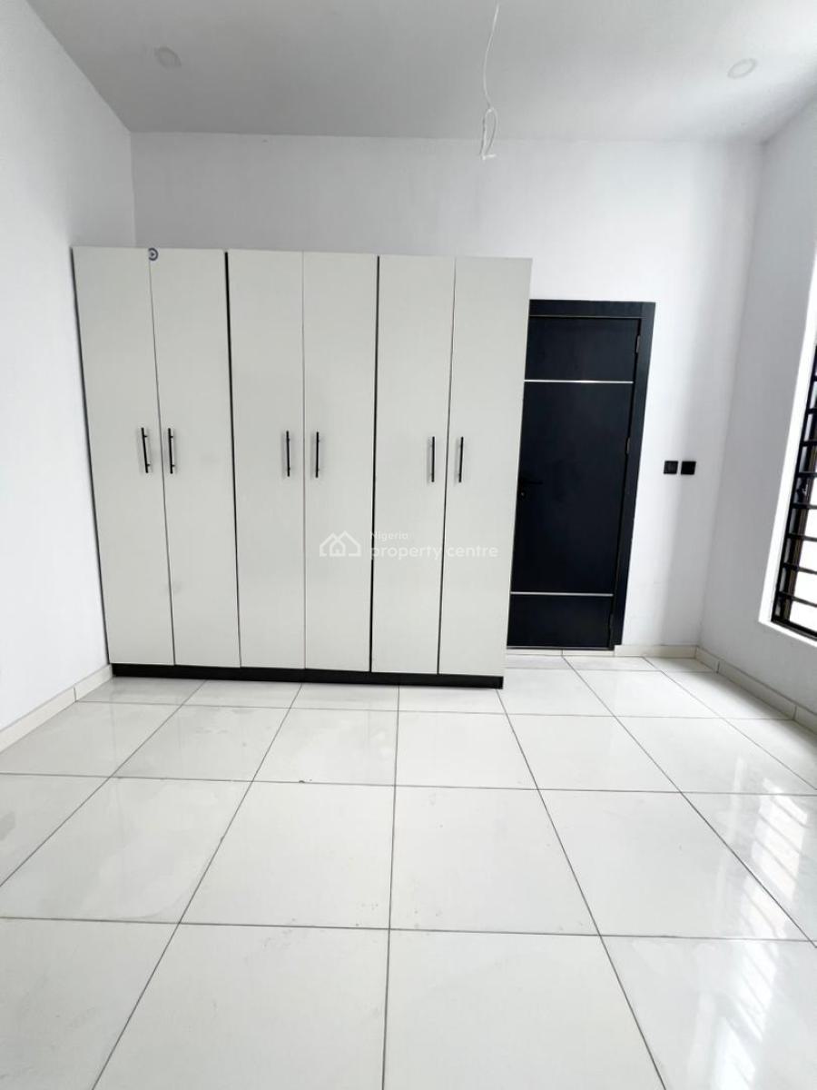 4 Bedrooms Semi Detached with Bq, Ikota, Lekki, Lagos, Semi-detached Duplex for Sale