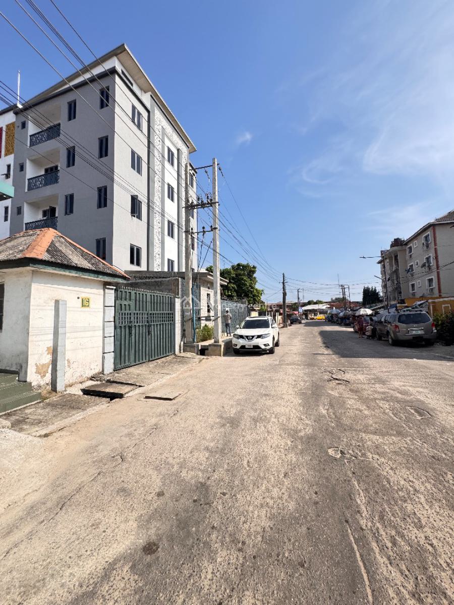 Modern 3 Bedrooms Apartments, Yaba, Lagos, Flat / Apartment for Sale