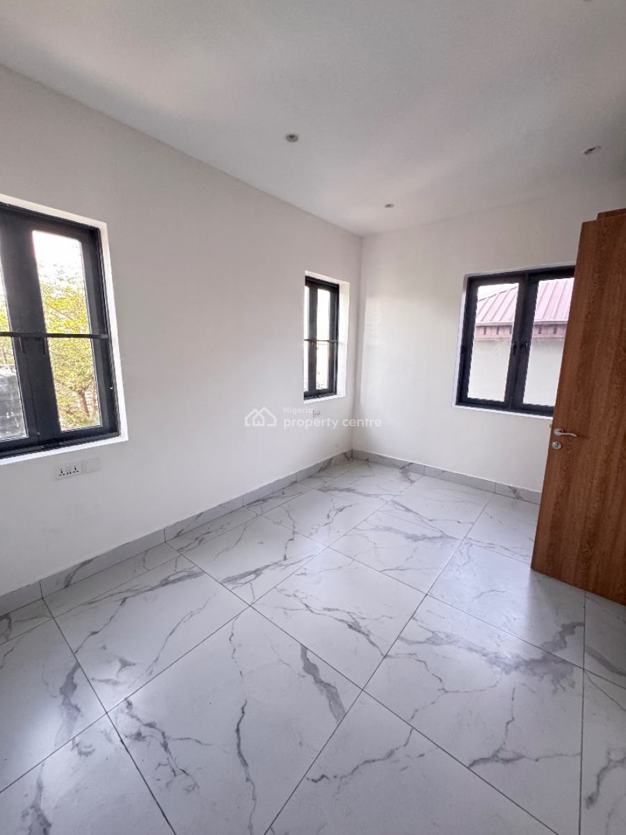 Modern 3 Bedrooms Apartments, Yaba, Lagos, Flat / Apartment for Sale