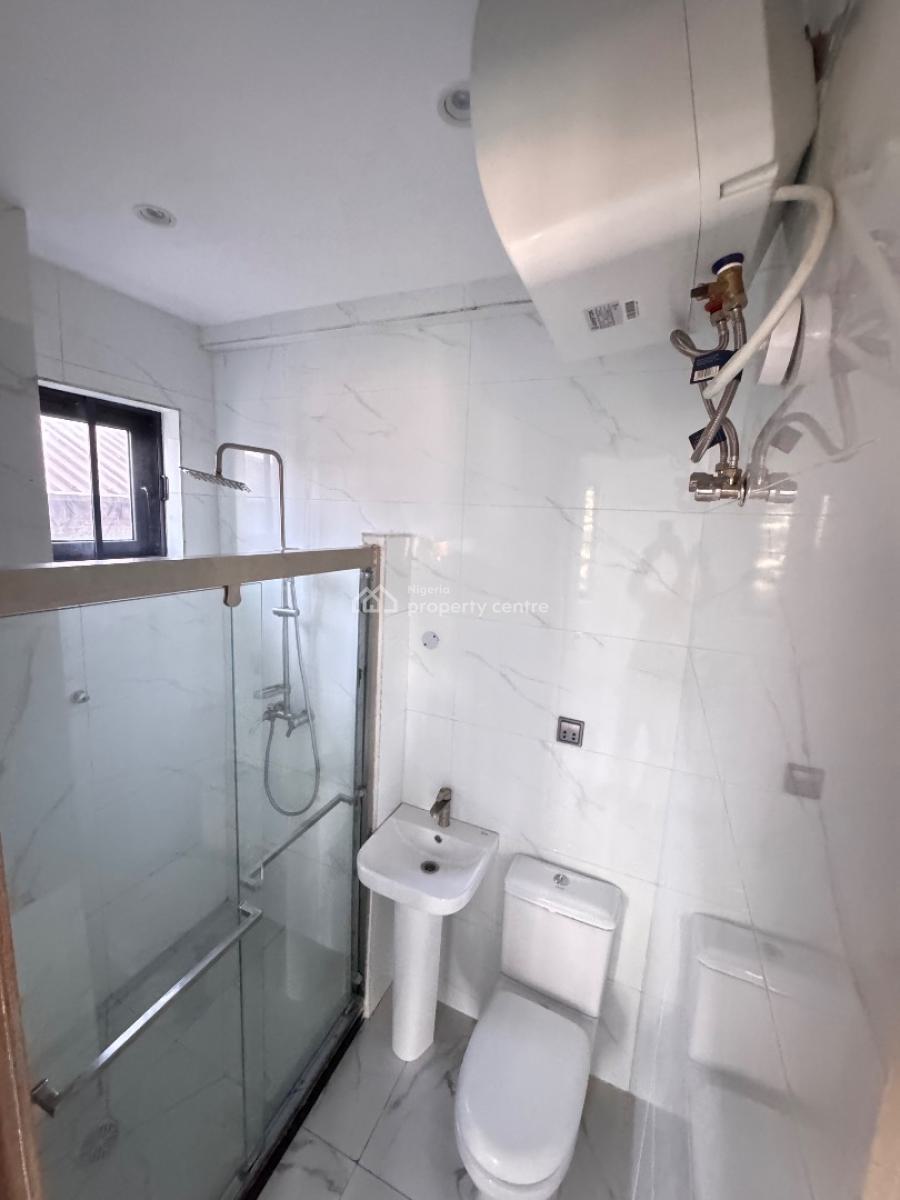 Modern 3 Bedrooms Apartments, Yaba, Lagos, Flat / Apartment for Sale