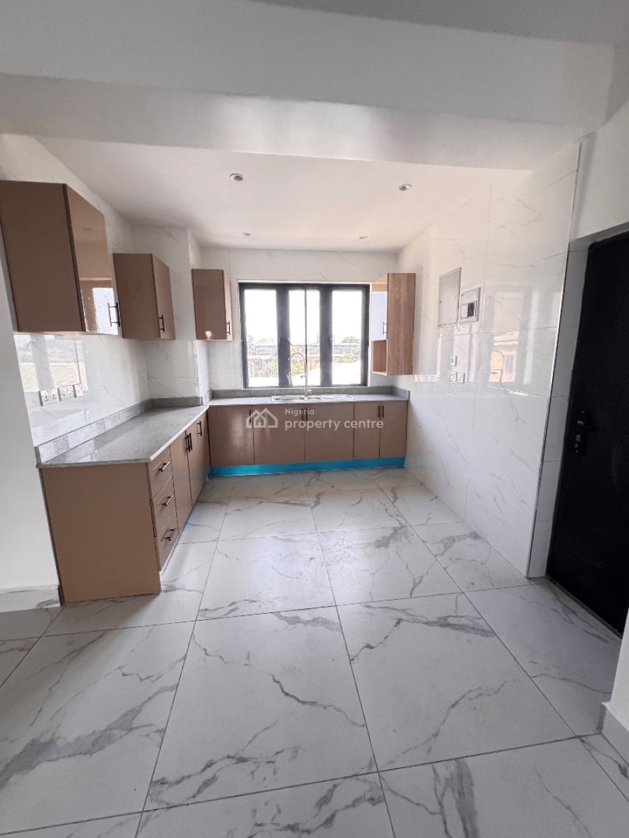 Modern 3 Bedrooms Apartments, Yaba, Lagos, Flat / Apartment for Sale