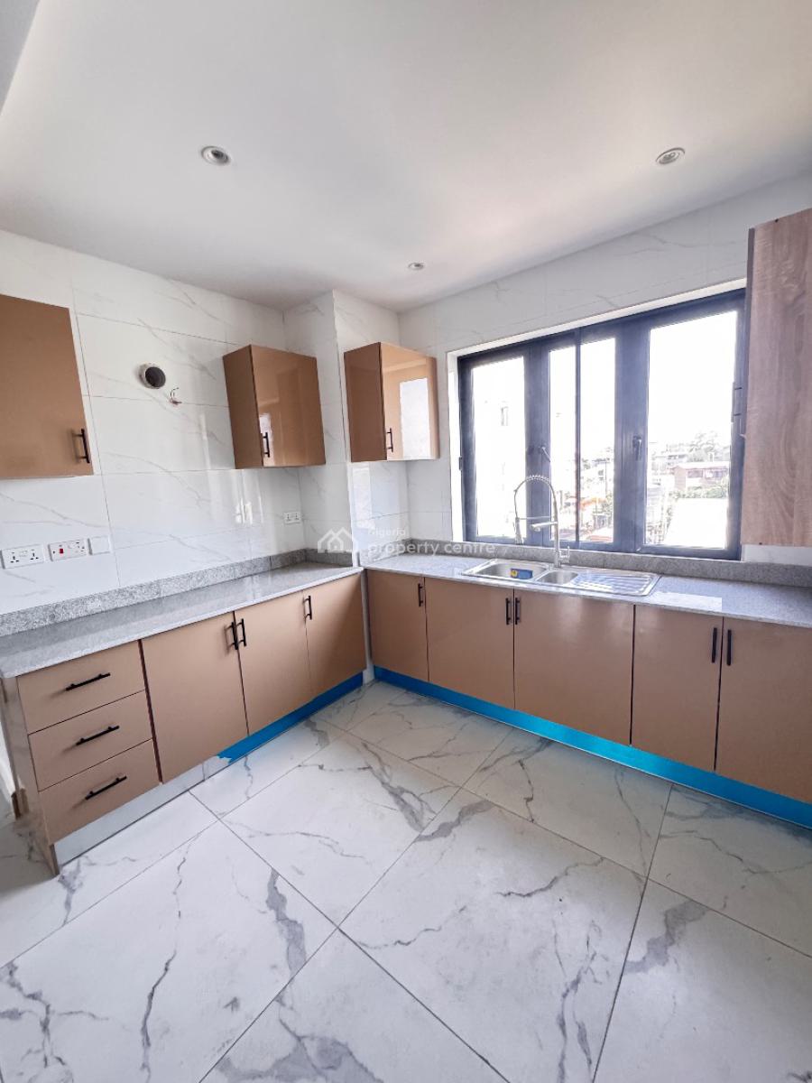 Modern 3 Bedrooms Apartments, Yaba, Lagos, Flat / Apartment for Sale