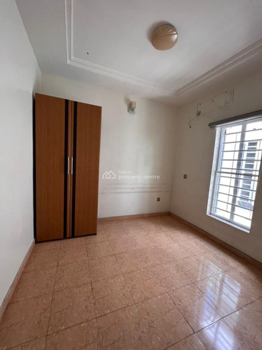 Fully Serviced and Luxury Single Bedroom Apartment Upstairs, Spring Field Estate Orchid Road, Lekki Expressway, Lekki, Lagos, Self Contain (single Rooms) for Rent