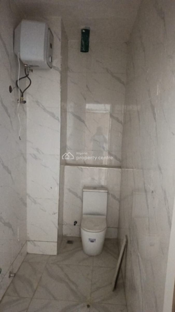 Gorgeous 2 Bedroom Flat, Lekki Phase 1, Lekki, Lagos, Flat / Apartment for Sale