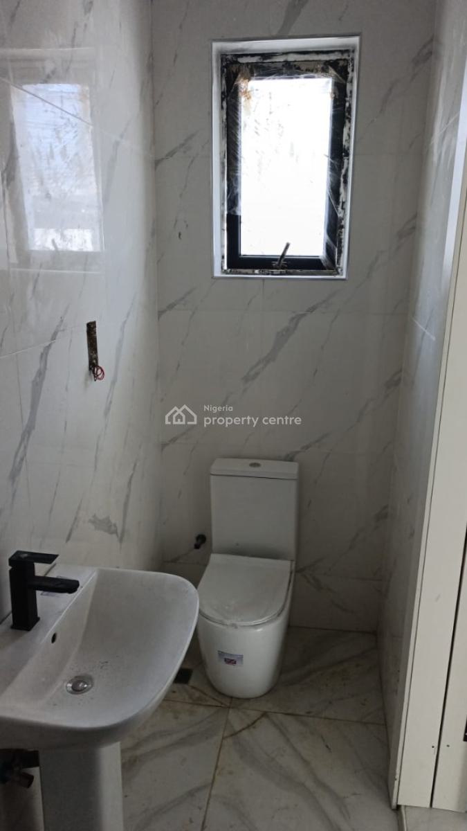 Gorgeous 2 Bedroom Flat, Lekki Phase 1, Lekki, Lagos, Flat / Apartment for Sale