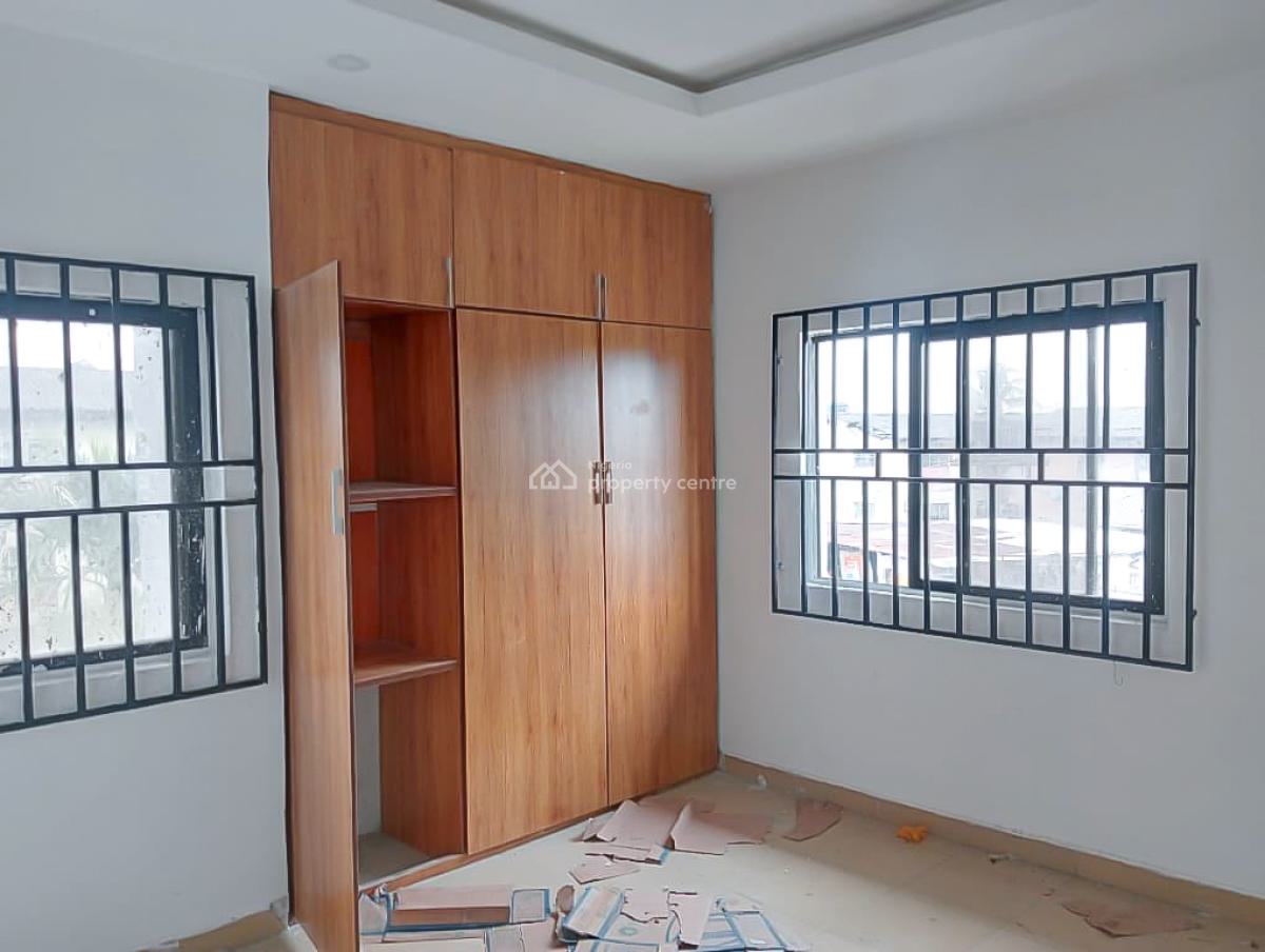 2 Bedroom Apartment with Band a Electricity in an Estate, Elekahia, Port Harcourt, Rivers, Flat / Apartment for Rent