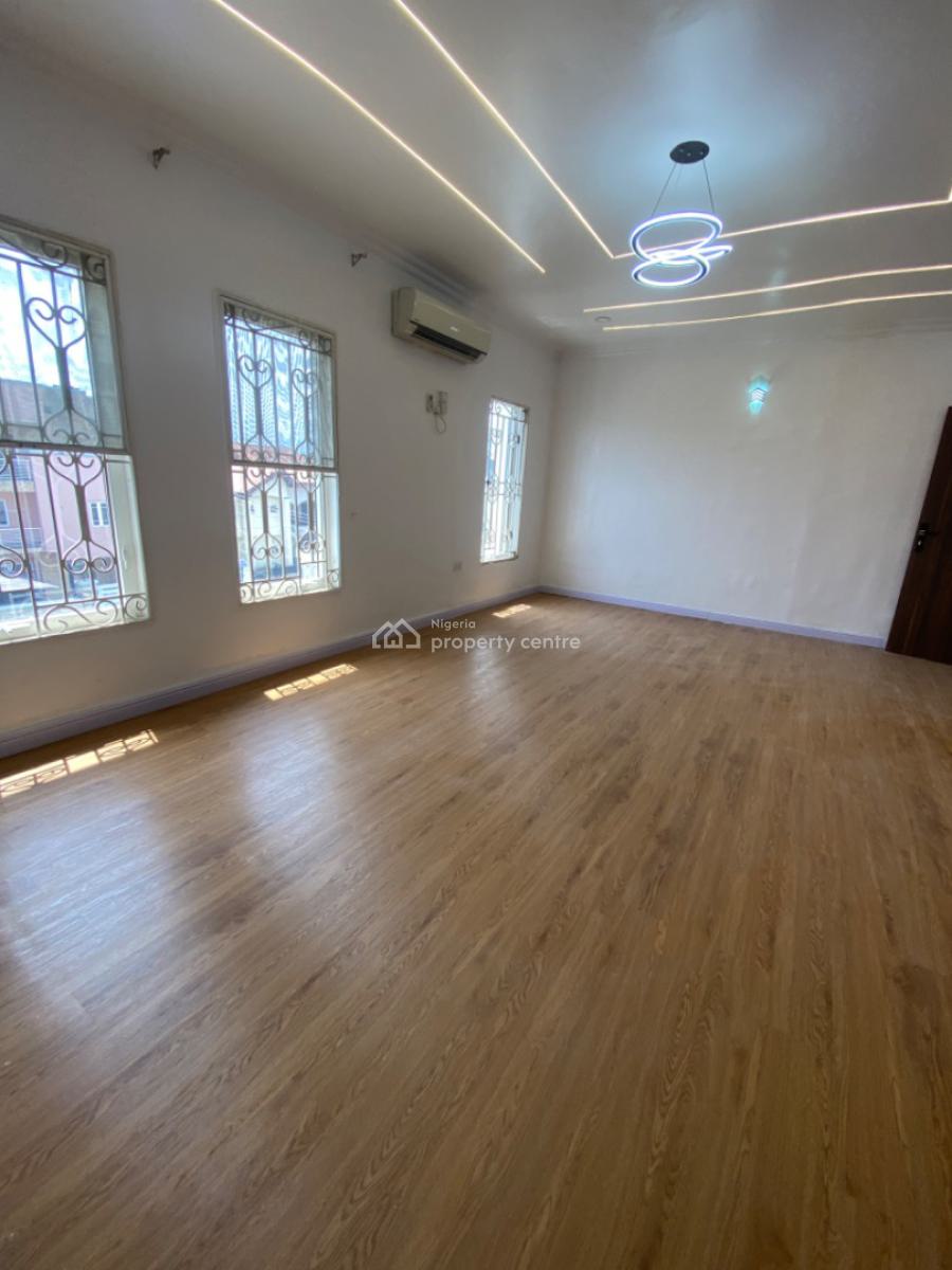 Newly Reconstruction 3 Bedrooms Apartments Upstairs, Lekki ,lekki, Lekki Phase 1, Lekki, Lagos, Flat / Apartment for Rent