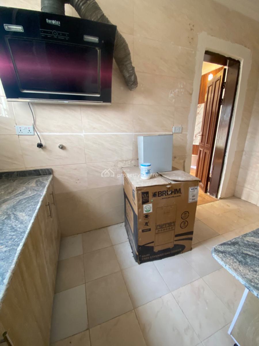 Newly Reconstruction 3 Bedrooms Apartments Upstairs, Lekki ,lekki, Lekki Phase 1, Lekki, Lagos, Flat / Apartment for Rent