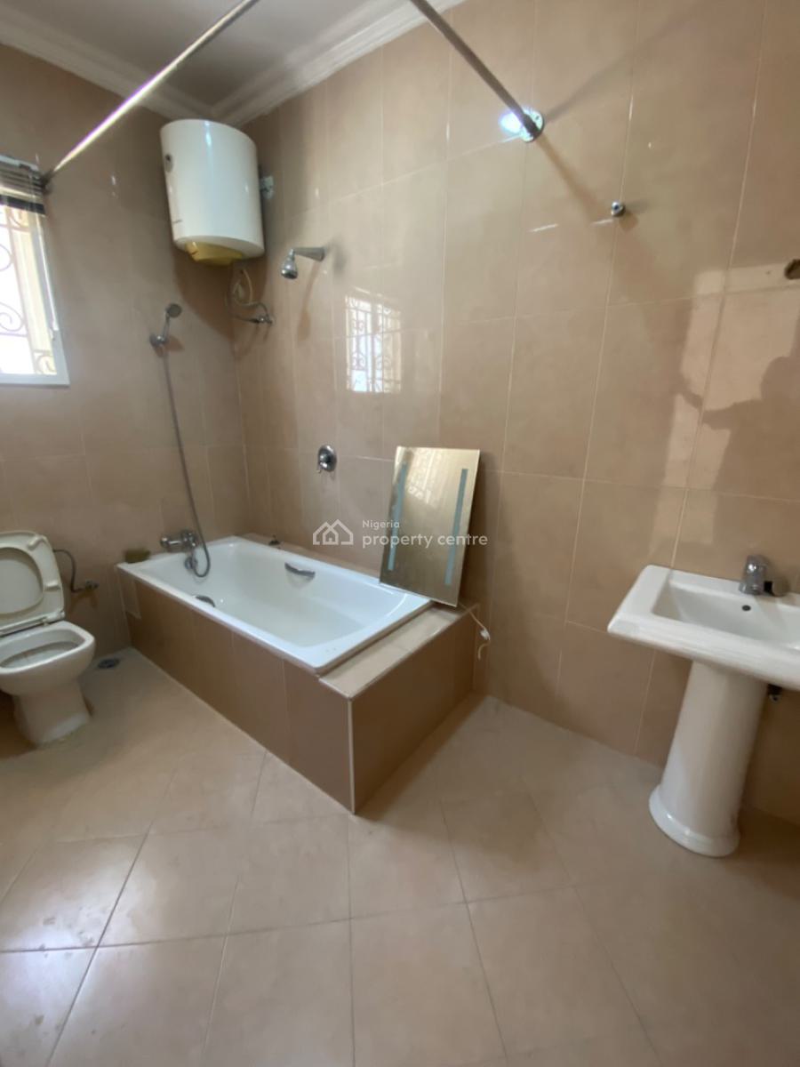 Newly Reconstruction 3 Bedrooms Apartments Upstairs, Lekki ,lekki, Lekki Phase 1, Lekki, Lagos, Flat / Apartment for Rent