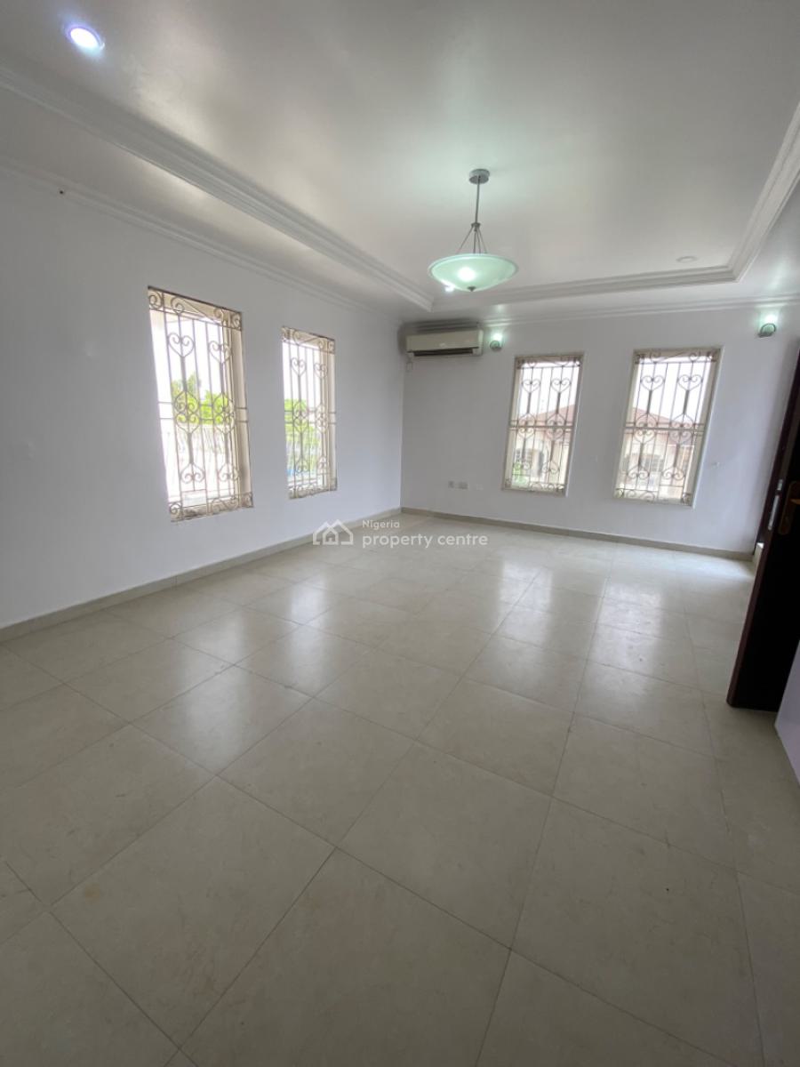 Newly Reconstruction 3 Bedrooms Apartments Upstairs, Lekki ,lekki, Lekki Phase 1, Lekki, Lagos, Flat / Apartment for Rent