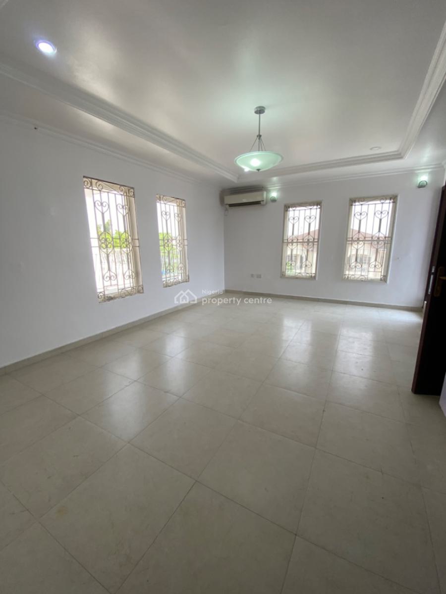 Newly Reconstruction 3 Bedrooms Apartments Upstairs, Lekki ,lekki, Lekki Phase 1, Lekki, Lagos, Flat / Apartment for Rent