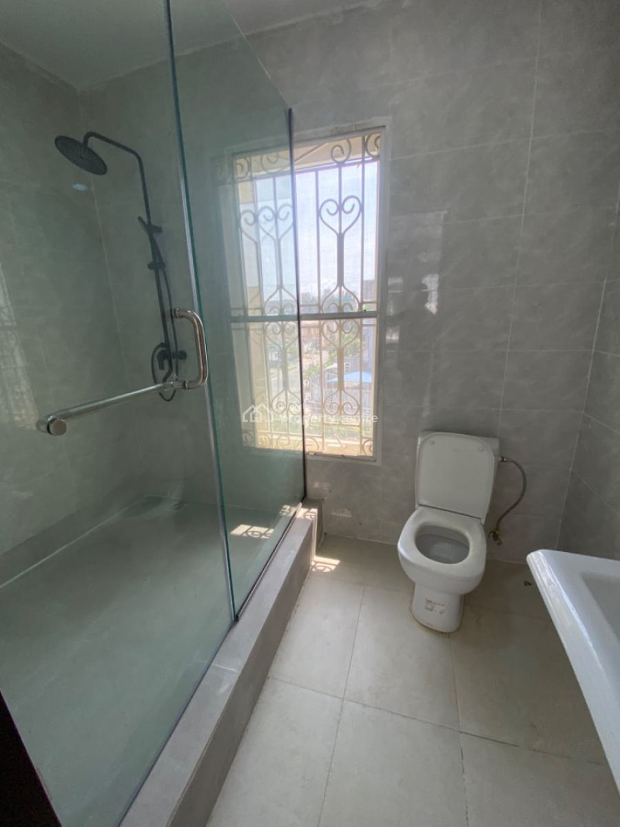 Newly Reconstruction 3 Bedrooms Apartments Upstairs, Lekki ,lekki, Lekki Phase 1, Lekki, Lagos, Flat / Apartment for Rent