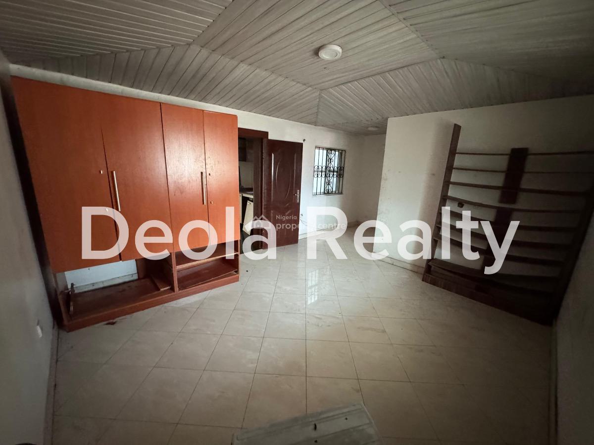 a Very Spacious 1 Bedroom Serviced Apartment(pentfloor), Lekki Phase 1, Lekki, Lagos, Mini Flat (room and Parlour) for Rent