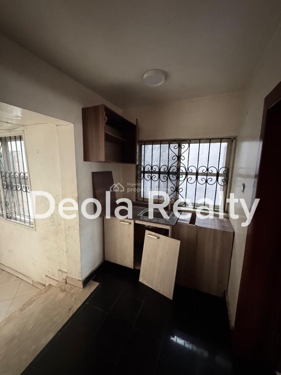 a Very Spacious 1 Bedroom Serviced Apartment(pentfloor), Lekki Phase 1, Lekki, Lagos, Mini Flat (room and Parlour) for Rent