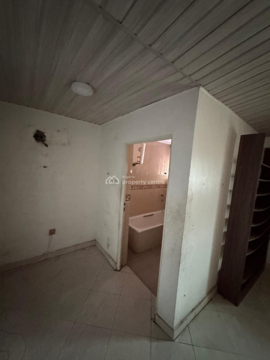 a Very Spacious 1 Bedroom Serviced Apartment(pentfloor), Lekki Phase 1, Lekki, Lagos, Mini Flat (room and Parlour) for Rent