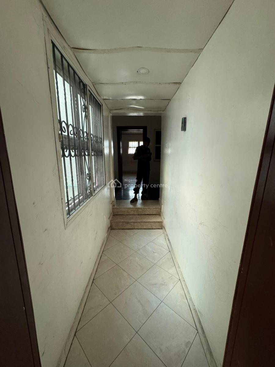 a Very Spacious 1 Bedroom Serviced Apartment(pentfloor), Lekki Phase 1, Lekki, Lagos, Mini Flat (room and Parlour) for Rent