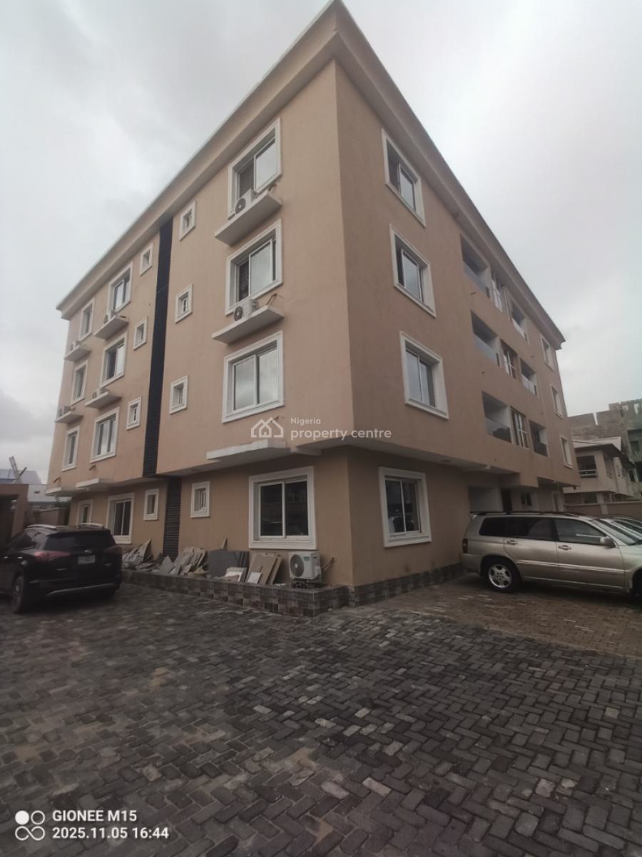 Exquisite 3bedroom Apartment with Bq at Lekki Phase 1, Off Babatunde Anjous Lekki Phase 1, Lekki Phase 1, Lekki, Lagos, House for Rent