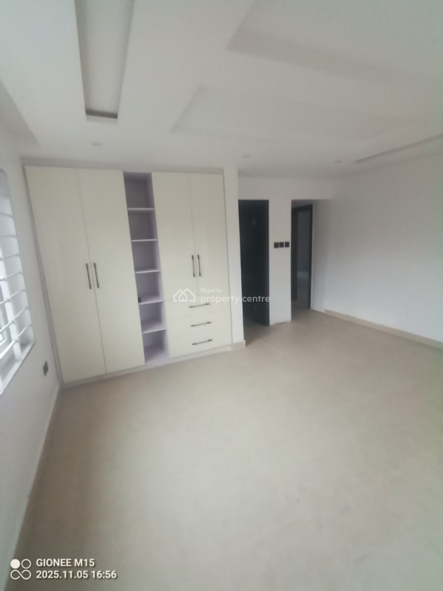 Exquisite 3bedroom Apartment with Bq at Lekki Phase 1, Off Babatunde Anjous Lekki Phase 1, Lekki Phase 1, Lekki, Lagos, House for Rent