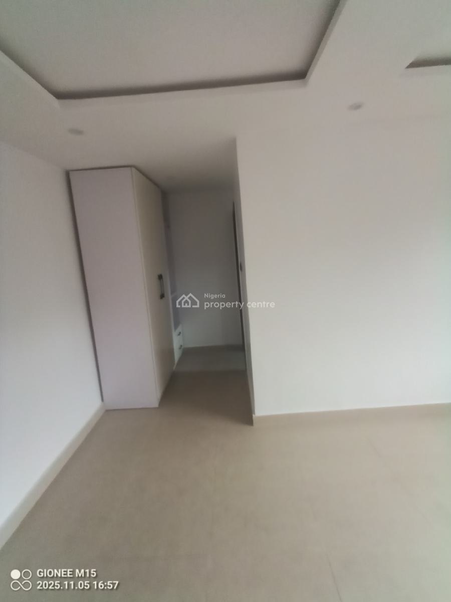 Exquisite 3bedroom Apartment with Bq at Lekki Phase 1, Off Babatunde Anjous Lekki Phase 1, Lekki Phase 1, Lekki, Lagos, House for Rent