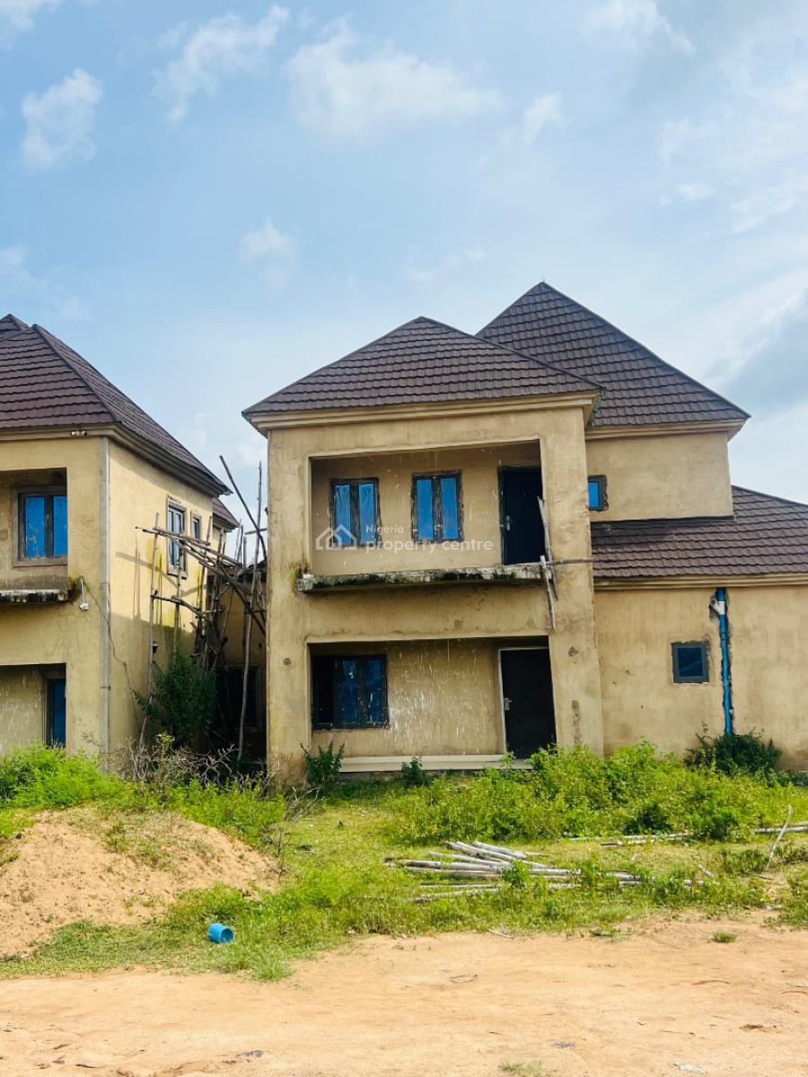 Standard 4 Bedroom Duplex Semi Detached Paint House, Opposite Dunamis Church Glory Dome, Lugbe District, Abuja, Semi-detached Duplex for Sale