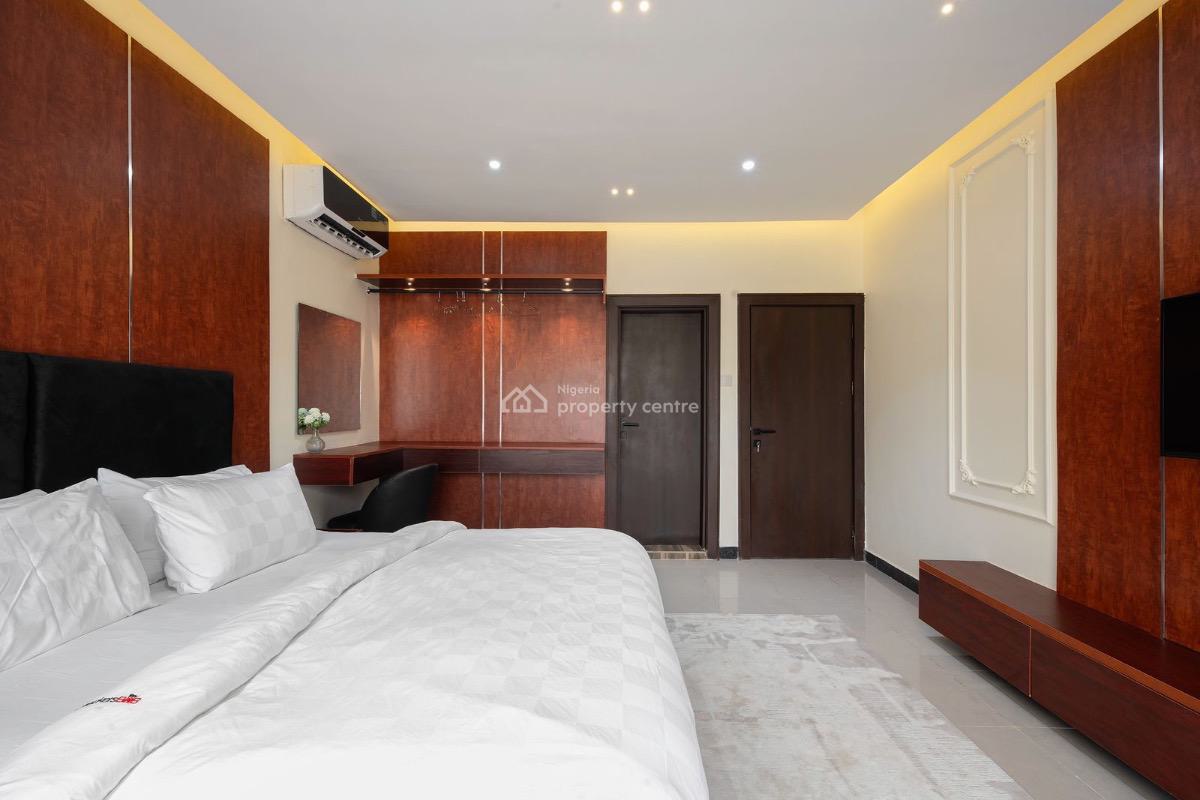 Lovely  2 Bedroom Apartment with Ps5, Swimming Pool  and Other a, Lekki Phase 1, Lekki, Lagos, House Short Let